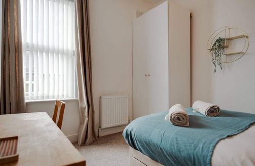 Liverpool House | Longford · Aigburth Terrace, Sleeps 6 | Pass the Keys