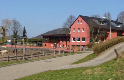 Schonau Hotel | Longhorn Ranch Countryhotel - Garni