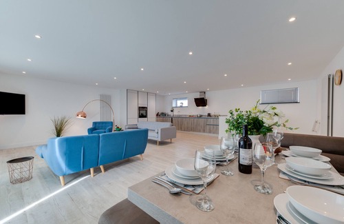 Porthleven House | Longitude 5° W - Three Bedroom House, Sleeps 6