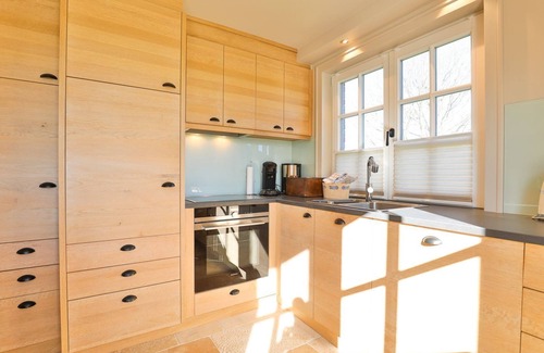 Großmorsum House | Lönhus Terpstich - Wonderful vacation home with garden, sauna hut and far-reaching views