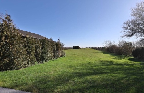 Großmorsum House | Lönhus Terpstich - Wonderful vacation home with garden, sauna hut and far-reaching views