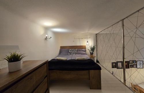 Belso-Ferencvaros Apartment | Lónyay Riverside Apt AC Comfort by the Danube