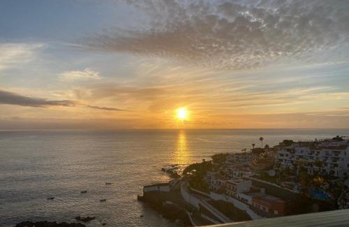Puerto de Santiago Apartment | Look and listen to the ocean like never before