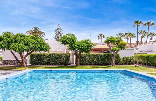 Pasito Blanco House | Look forward to a wonderful vacation in this inviting vacation home near the sea.