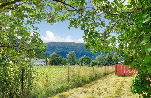 Rindal Municipality House | Look forward to this vacation home near the popular salmon river, Surna.