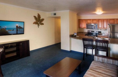Rocky Point Hotel | Look No Further! Kitchen, Outdoor Pool, Parking, Near Tampa Bay History Center!