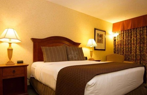 Port Angeles Resort | Look No Further! Outdoor Pool, Pets Allowed, Near Valley Creek Estuary Park!