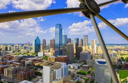 North Dallas Apartment | Look No Further! Pet-friendly Accommodation Near Dealey Plaza, Parking!