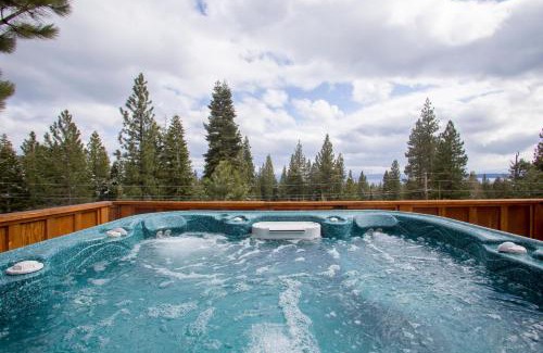 Kings Beach House | Look Out Lodge - On North Shore w Lake View, Hot Tub, Pool Table and Pet Friendly