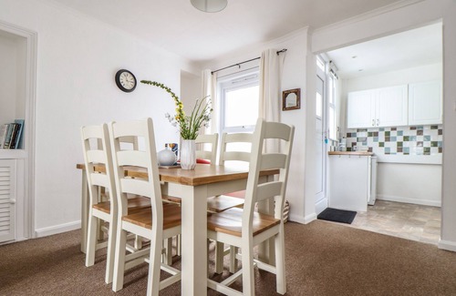 Newlyn Cottage | LOOKOUT COTTAGE, pet friendly, country holiday cottage in Newlyn