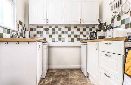 Newlyn Cottage | LOOKOUT COTTAGE, pet friendly, country holiday cottage in Newlyn