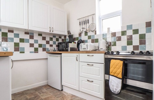 Newlyn Cottage | LOOKOUT COTTAGE, pet friendly, country holiday cottage in Newlyn