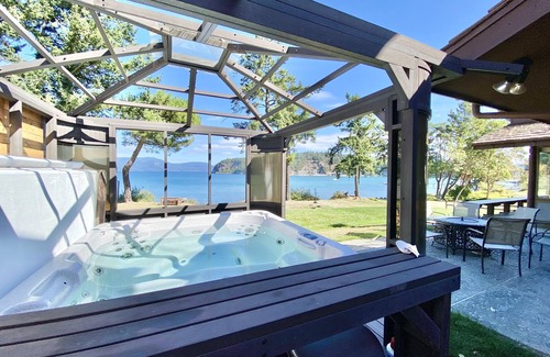 Lopez Island House | Lopez Island Beachfront Sanctuary - Hot-tub - Amenities
