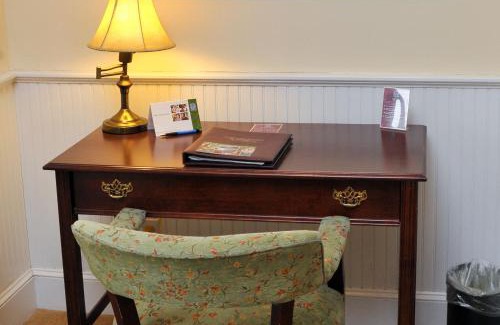 Camden Hotel | Lord Camden Inn