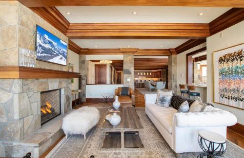Mountain Village Apartment | Lorian 4 TRUE Ski-In Ski-Out Resort Condo 4Bd 3.5Ba - Sleeps 12