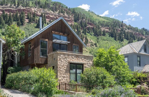 Telluride House | LORIEN: Your Tranquil Mountain Haven