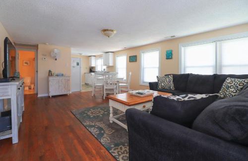 Crescent Beach House | Loris Landing cottage
