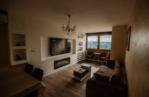 Vozdovac Apartment | Loronobeo.forest