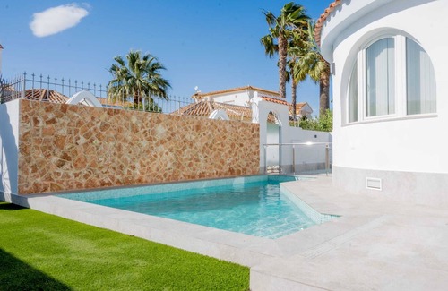 Los Alcazares Villa | Los Alcázares- Detached Villa, Private Swimming Pool, 500m from Beach .
