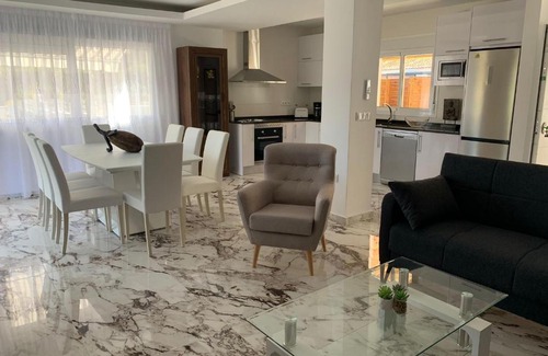 Mezquitilla House | Los Nísperos