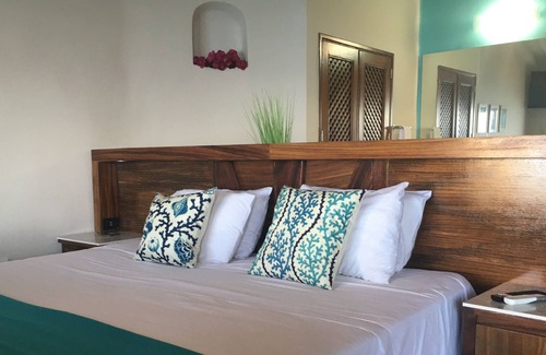 South Hotel Zone Resort | Los Tules Ocean Front Resort