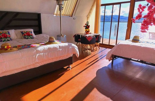 Puno Cabin | Los Uros Lodging