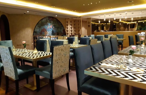 Al Muraqqabat Hotel | Lotus Grand Hotel