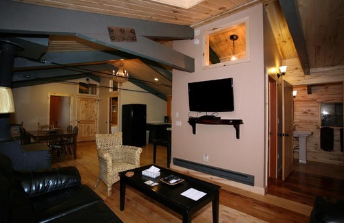Ouray Apartment | Lotus Mountain Suites - The Gallery Condo