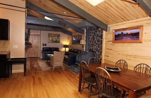 Ouray Apartment | Lotus Mountain Suites - The Gallery Condo