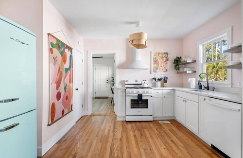 North Charleston House | Lotus Petal: Tranquil Space in Park Circle