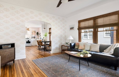 North Charleston House | Lotus Petal: Tranquil Space in Park Circle
