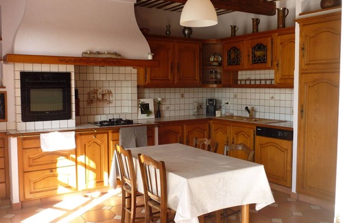 Jonquieres Other | "lou Mas di Tihus" Une Idylle Familiale Dans un Mas Provençal de Caractère