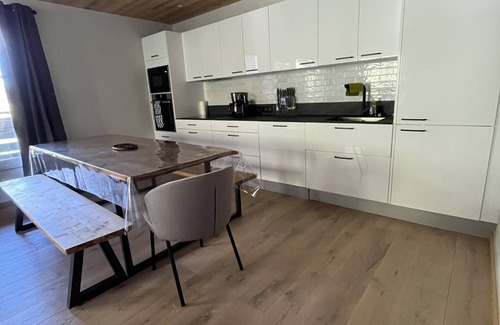 Arc-1950 Apartment | Loue Appartement Pour 8 Personnes Entièrement Rénové Avec vue sur le Mont Blanc