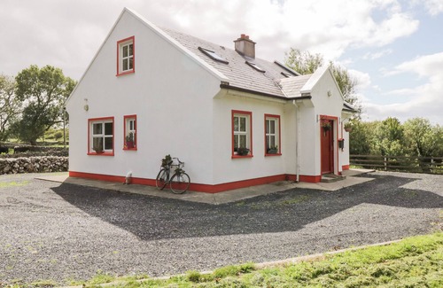 Neale Cottage | LOUGH MASK ROAD FISHING COTTAGE in Ballinrobe, County Mayo