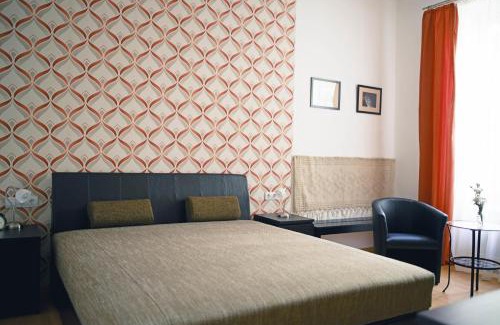 Palace District Apartment | Louisa Apartment