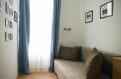 Palace District Apartment | Louisa Apartment