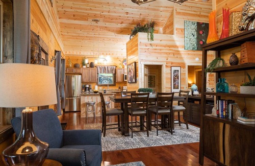 Logan Cabin | Louise's Hideaway by Inn & Spa at Cedar Falls