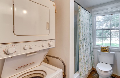Slidell Cottage | Louisiana Escape w/ Deck & Smart TV