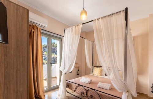Vourvoulos Hotel | Loulaki Villas Santorini