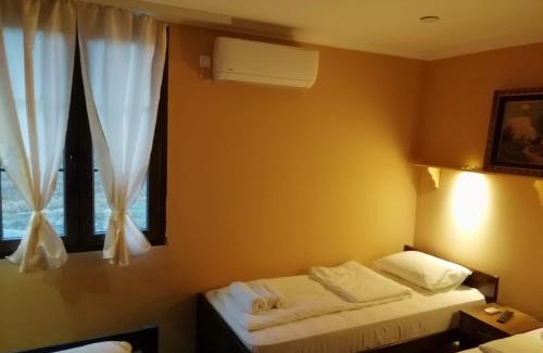 Banatski Karlovac Bed & Breakfast | Lovački dom