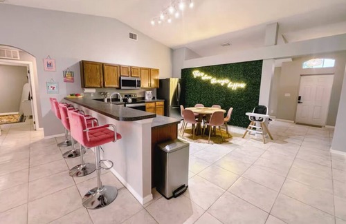 Port Saint Lucie House | Love Islander's Retreat - Sleeps 14 with Pool & Game Room