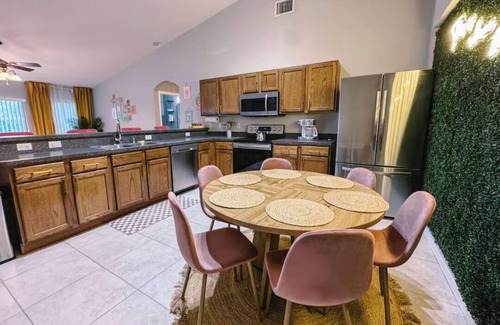 Port Saint Lucie House | Love Islander's Retreat - Sleeps 14 with Pool & Game Room