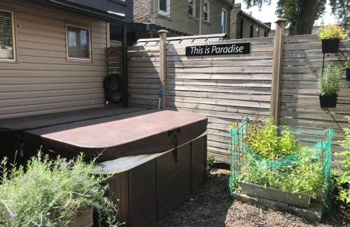 The Junction Apartment | Love-nest With Private Hot Tub