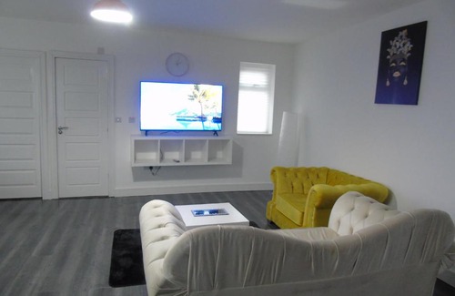 Bolton Apartment | Lovely 1-Bed Apartment in Bolton
