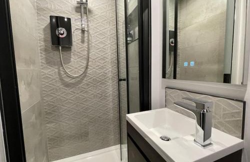 Oadby Apartment | Lovely 1 Bed Studio 4B near Royal Infirmary and DMU