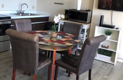 Diamond Head - Kapahulu - St. Louis Condo | Lovely 1-bedroom w/ocean view, WiFi, AC & FREE Parking