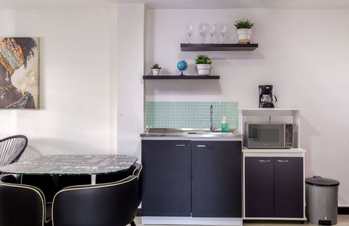 Bocagrande Apartment | Lovely 2- Bedroom rental unit with Free parking on premises!