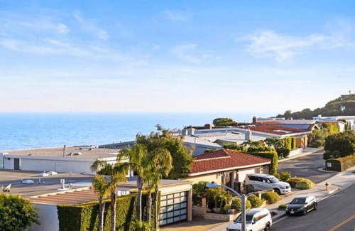 Malibu Apartment | Lovely 2 Bed Condo in heart of Malibu / Sea Views