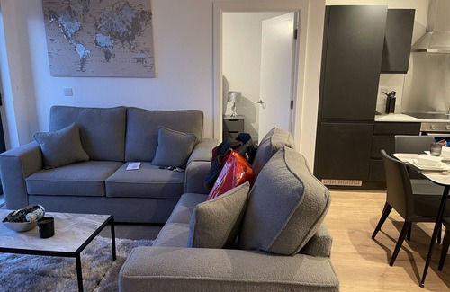 Trafford Apartment | Lovely 2 Bedroom Apartment Altrincham