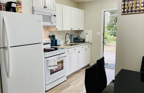 Austell Apartment | ๐Lovely 2 Bedroom Apartment w/ Free Parking ๐
